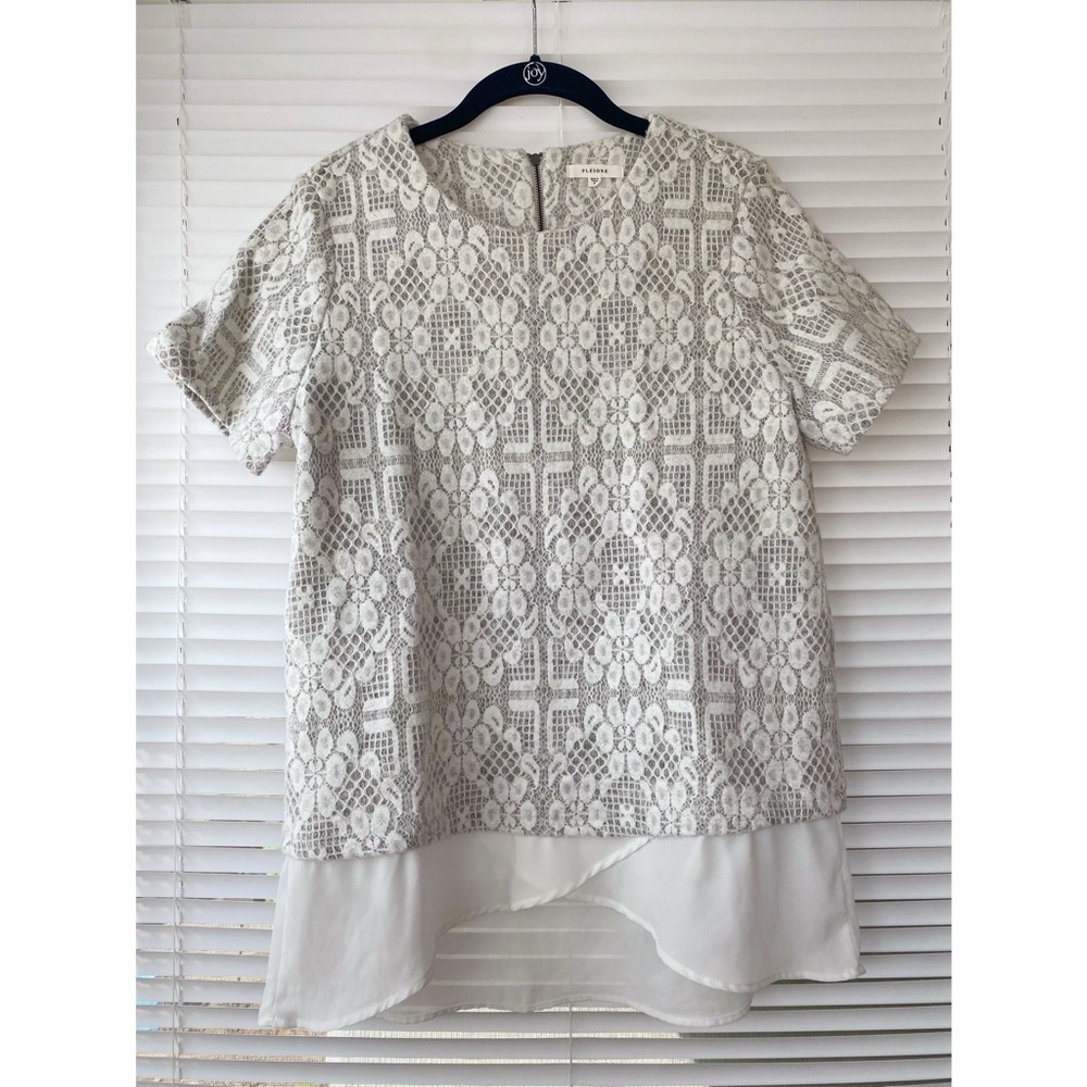 Pleione | Blouse | Size S.